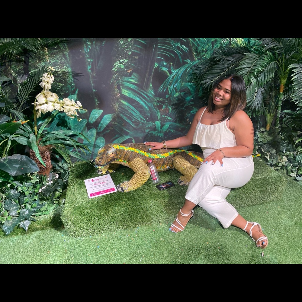 Meet your Posher, Shade